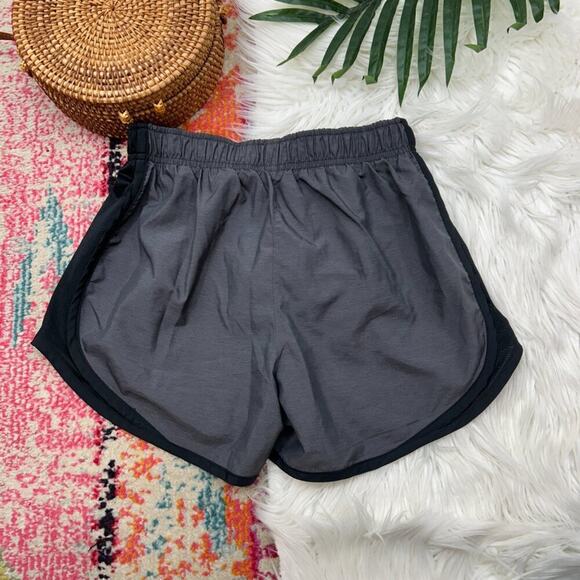 Nike Gray Black Lined Running Shorts Activewear Workout XS - Picture 2 of 3